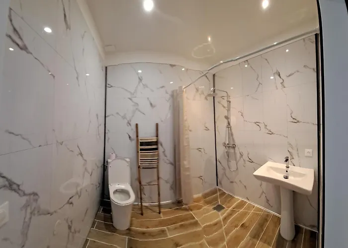 Domaine Du Quesnoy * Busnes